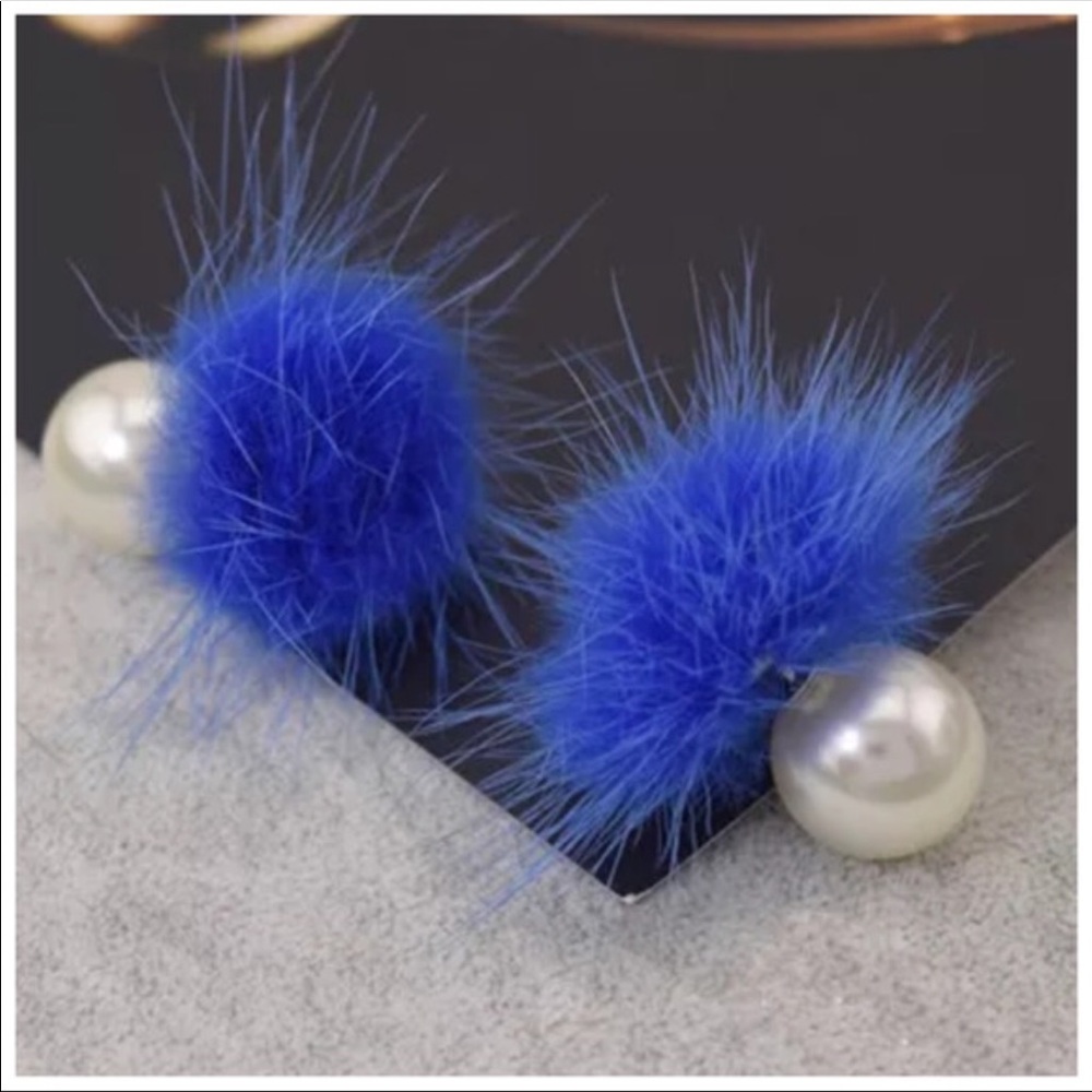 Faux Fur Double Sided Pearl Earrings - Picture 8 of 8